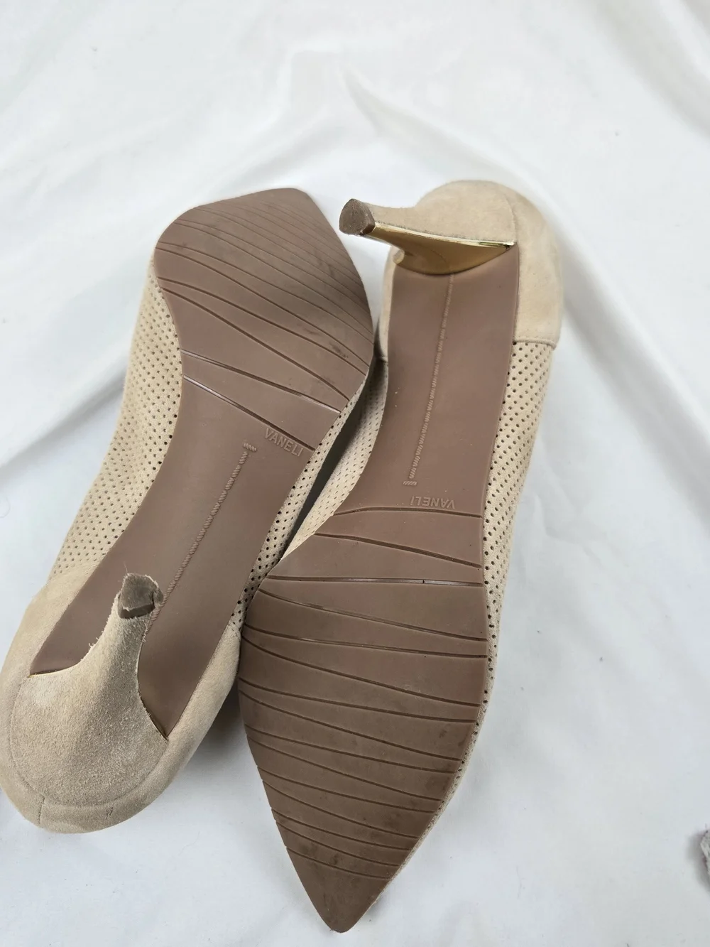 VANELi Women's Perforated Suede Pumps Beige Taupe Pointed Toe Heels Size 10